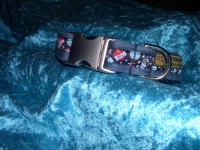 Jeanshalsband mit Borte ( Herzen, Totenköpfe, u.s.w.)